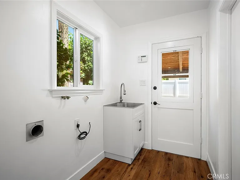 10404 Leolang Ave — Photo 23