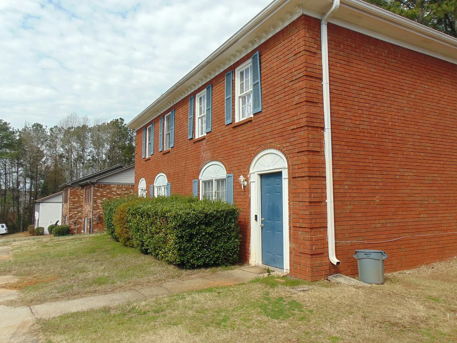 1750 Southgate Lane Southeast, Unit A — Photo 2