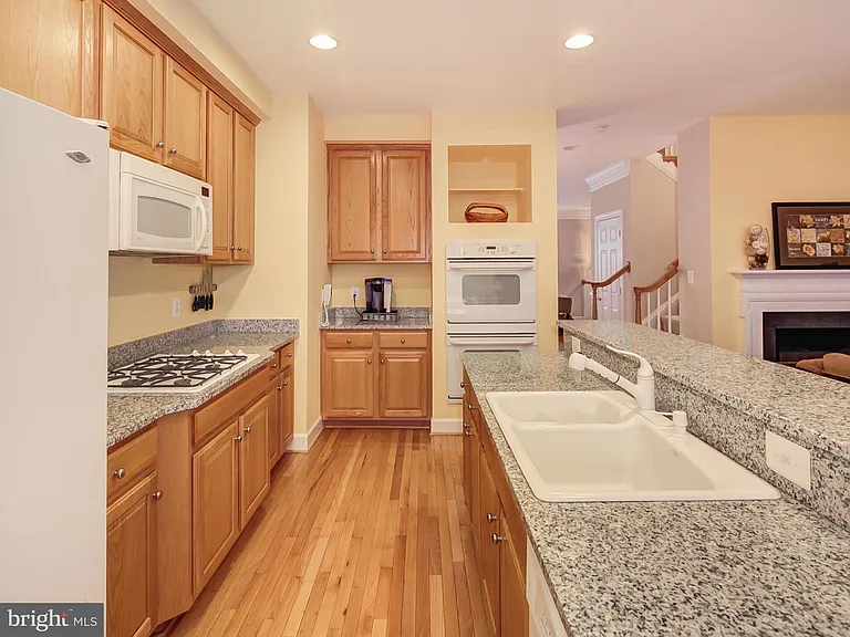 2958 Thompson Park Ln — Photo 17