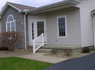 22 Abbington Dr NW, Warren, OH 44481