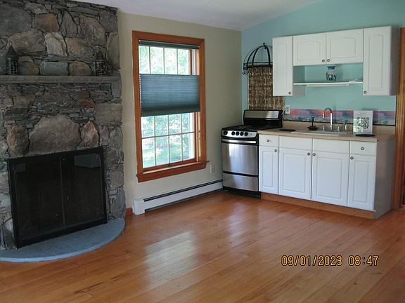 5th image of 80 Brookwood Dr #1