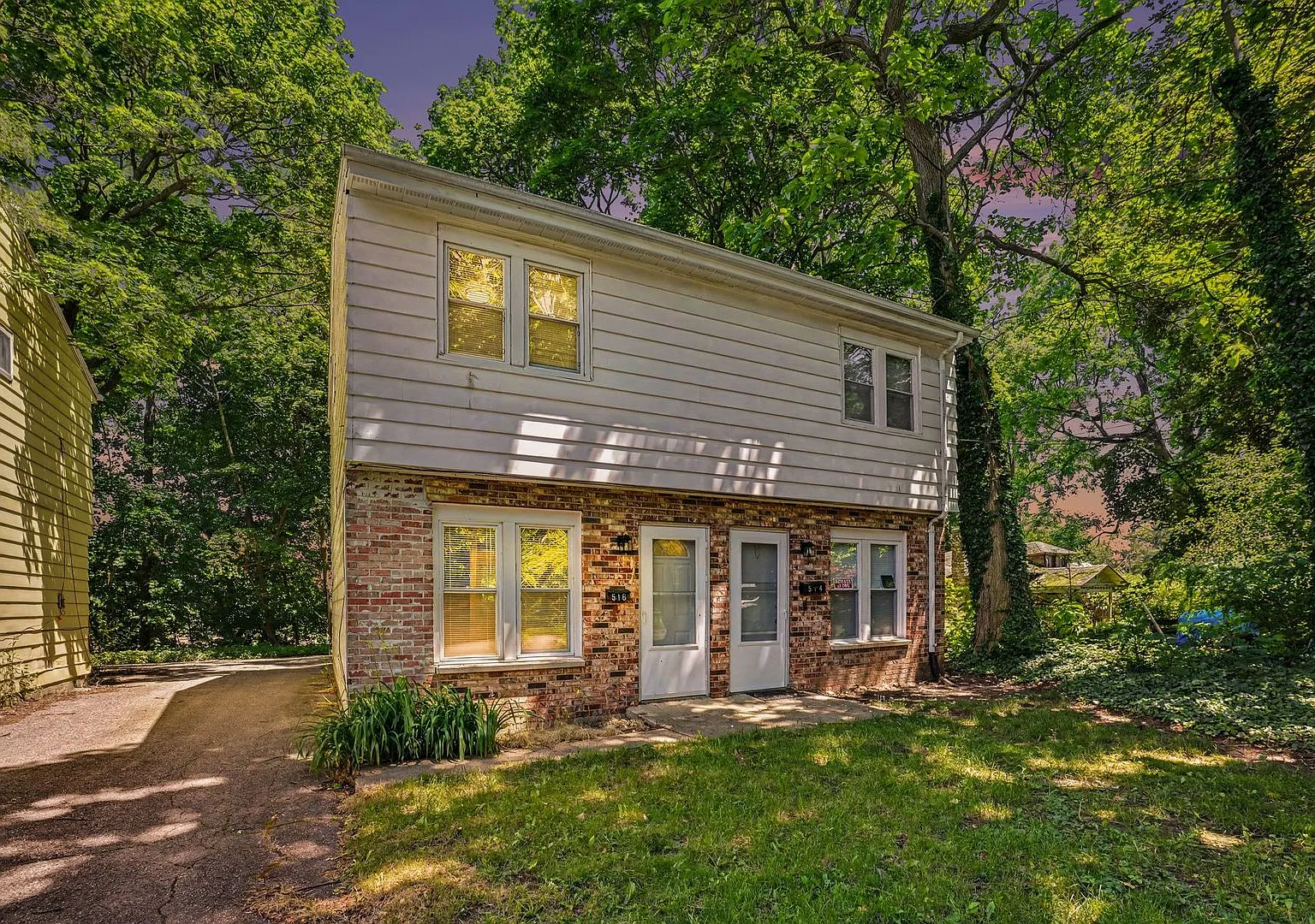 $300 off Move in Special! - Remodeled 2-Bed/1-Bath Westwood Townhome $1048 - Ask about our no sec... — Photo 1