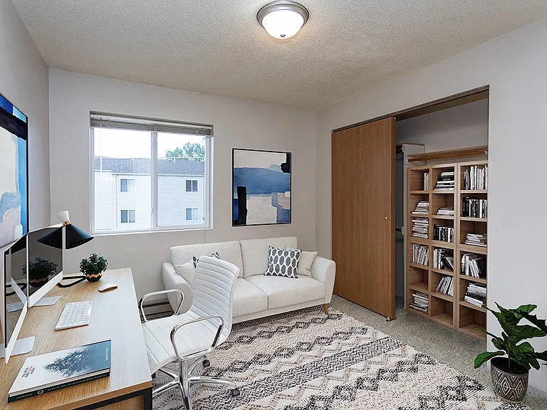 Pointe West Apartments — Photo 9