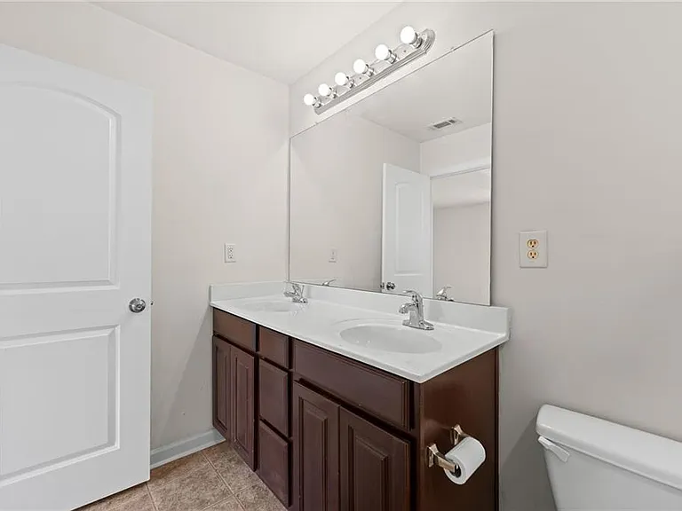 1058 Treymont Ln — Photo 27