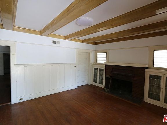 3rd image of 147 N Kingsley Dr