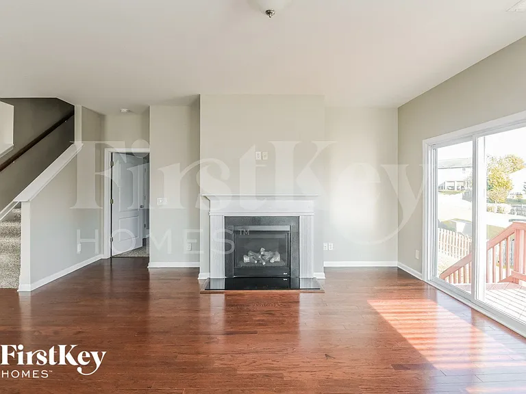 2000 Yellow Daisy Dr — Photo 4