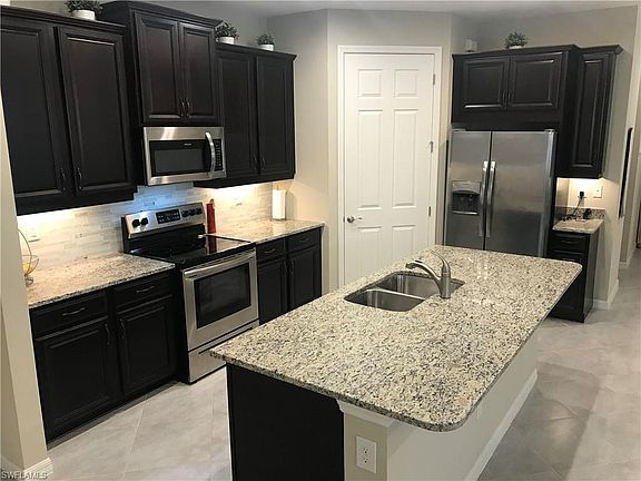 3rd image of 4126 SW 17th Pl