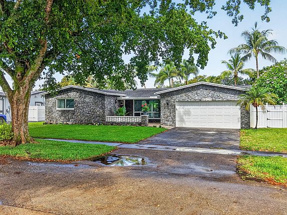2nd image of 5207 SW 91st Terrace