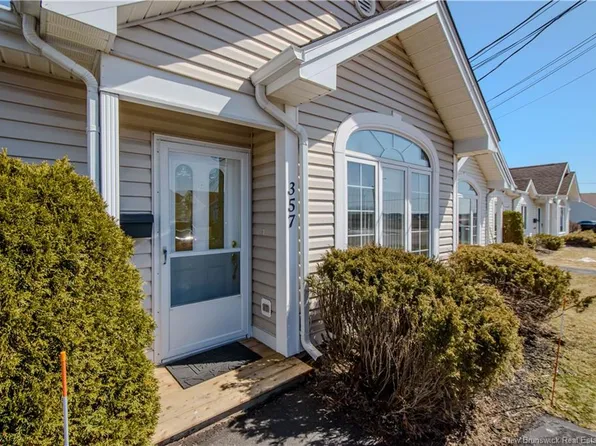 357 Beausejour St, Dieppe, NB E1A 1Y5