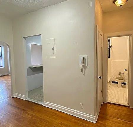 3rd image of 109-10 Park Ln S APT A14