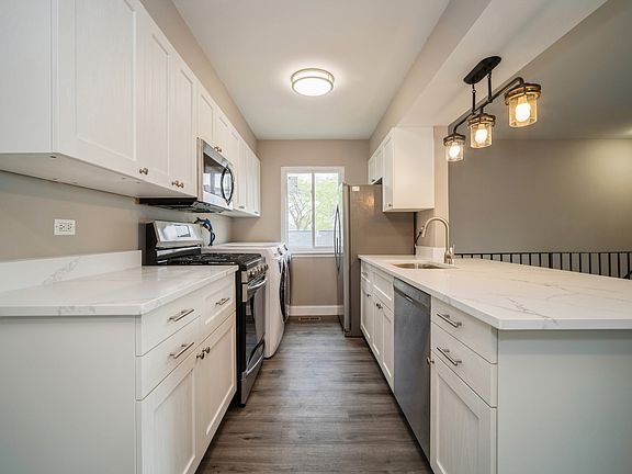 4th image of 1340 Cove Dr #231D