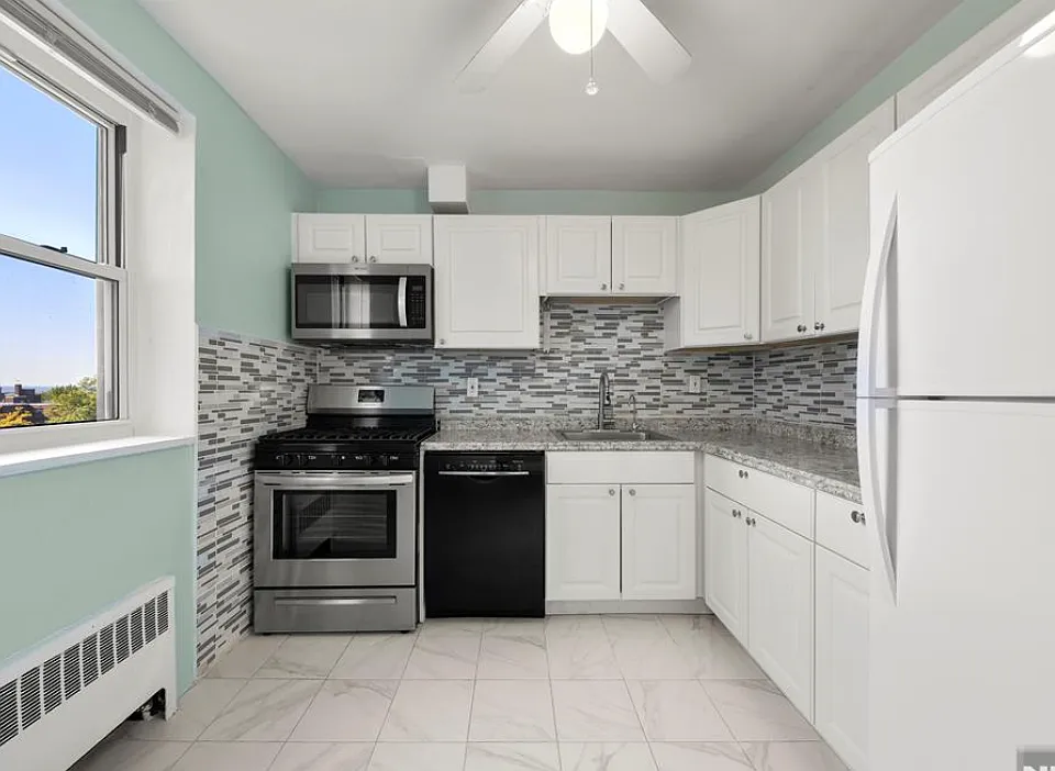 2345 Linwood Ave #5E