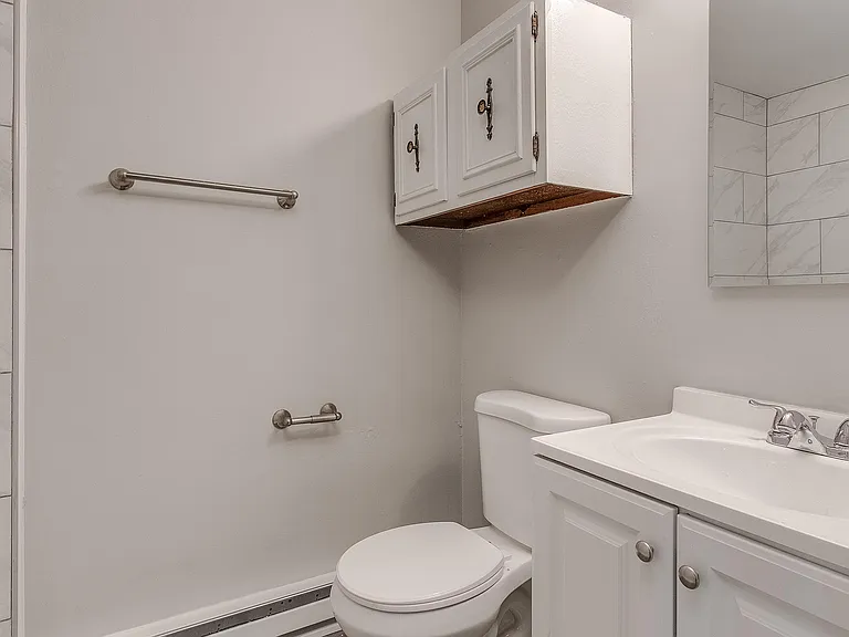 704 Motter Ave #2 — Photo 7