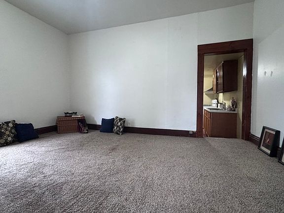4th image of 540 Jefferson St #4