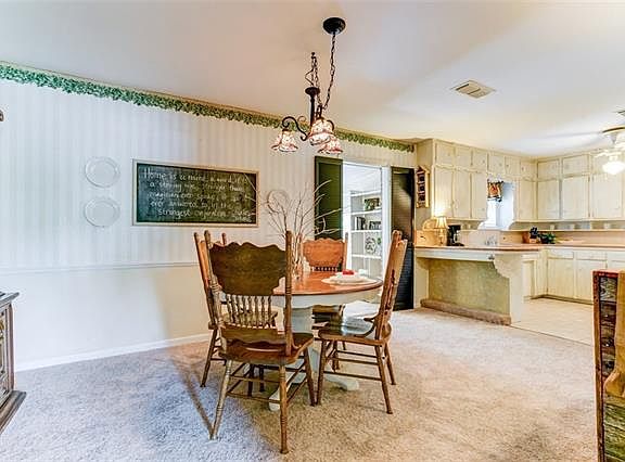 5th image of 333 Patricia Ln
