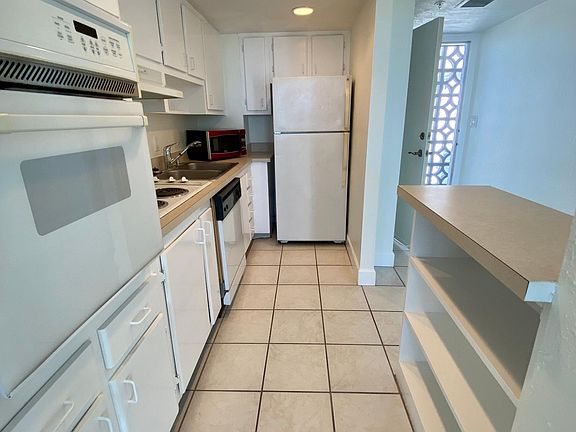 4th image of 470 3rd St S #1017