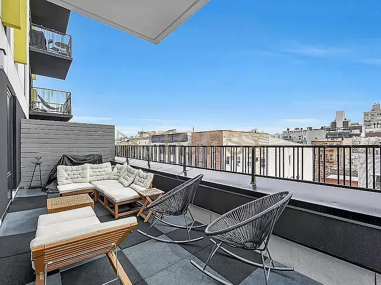 141 Frost St #4D — Photo 2