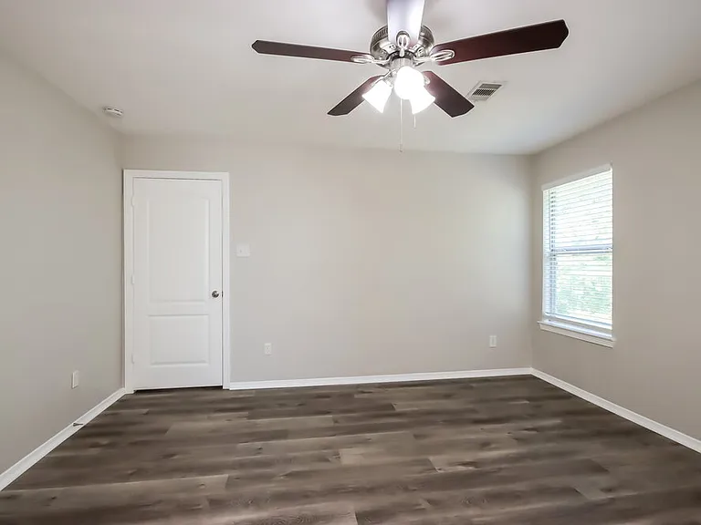 1089 Shadow Glenn Dr — Photo 14