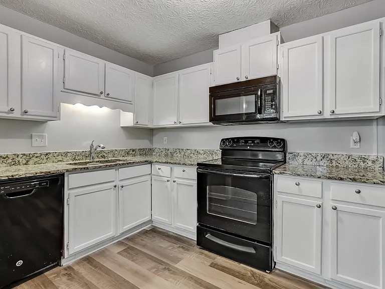 323 Farm Place Ct NE — Photo 21