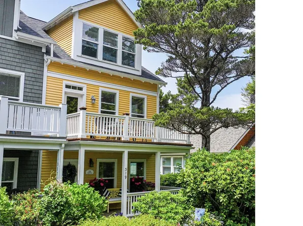 319 Kinnikinnick Way, Depoe Bay, OR 97341