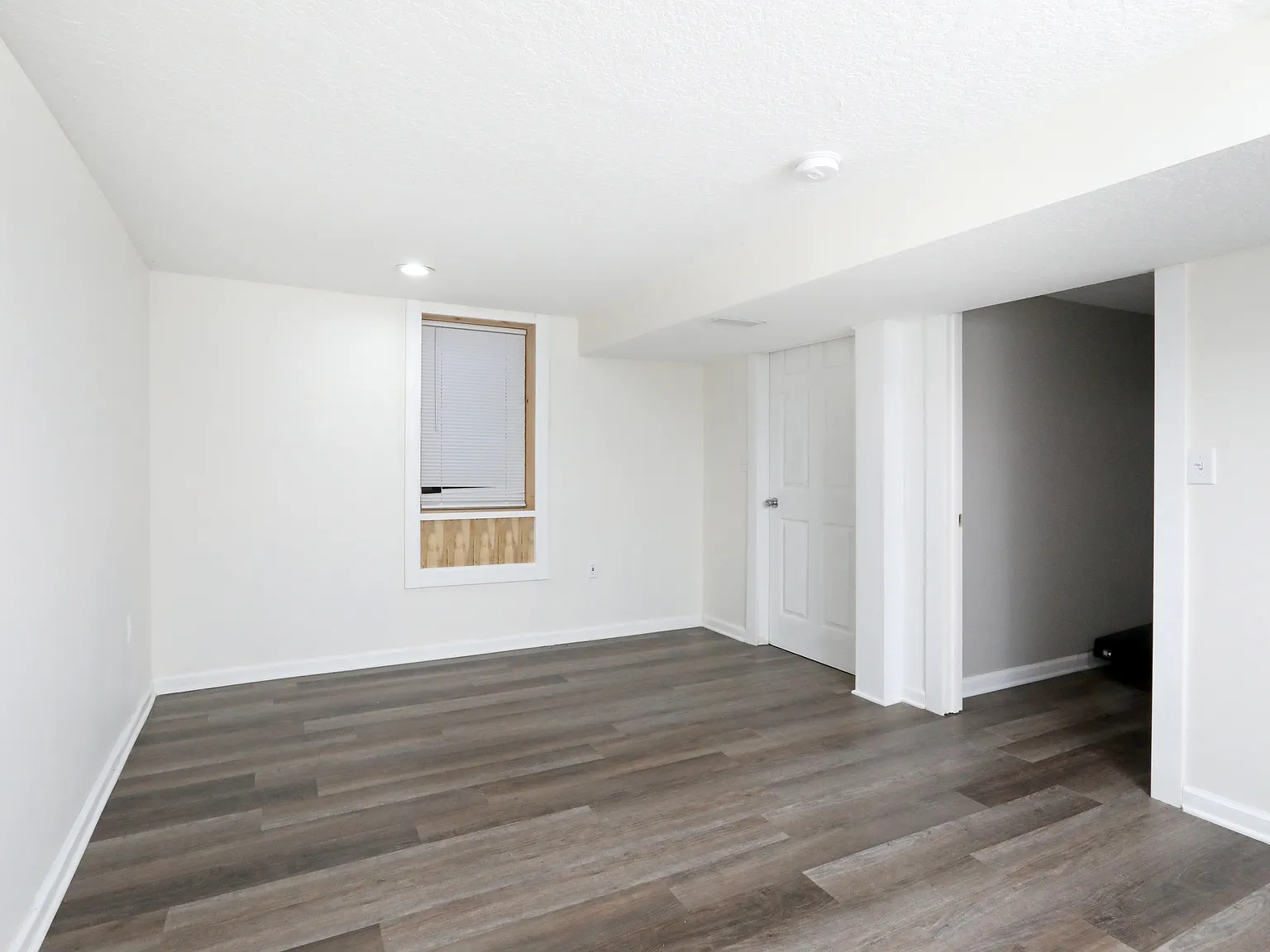 640 SE Boone Dr — Photo 4