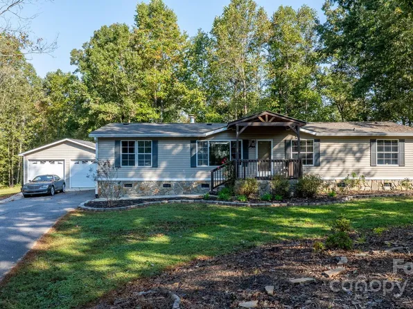 5450 Pembrooke Dr, Granite Falls, NC 28630