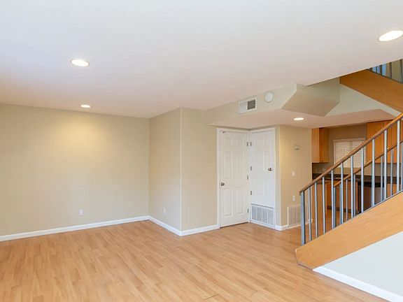 2nd image of 828 S Magnolia Ave Unit 2