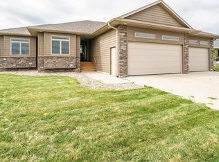 5429 S Woodsedge Trl, Sioux Falls, SD 57108