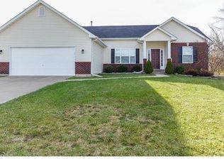 55 Woods Edge Ct, Saint Charles, MO 63304