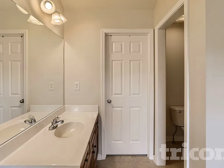 281 Oakland Hills Way — Photo 8