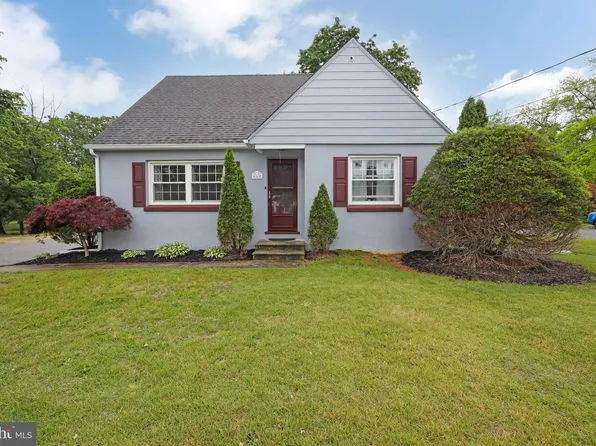 665 Westmont Ln, Vineland, NJ 08360