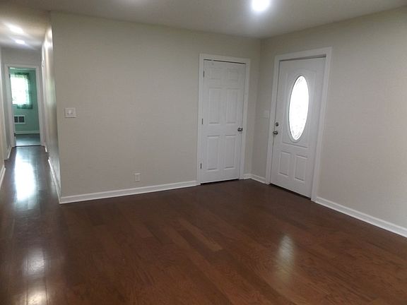 3rd image of 23 Woodhaven Dr