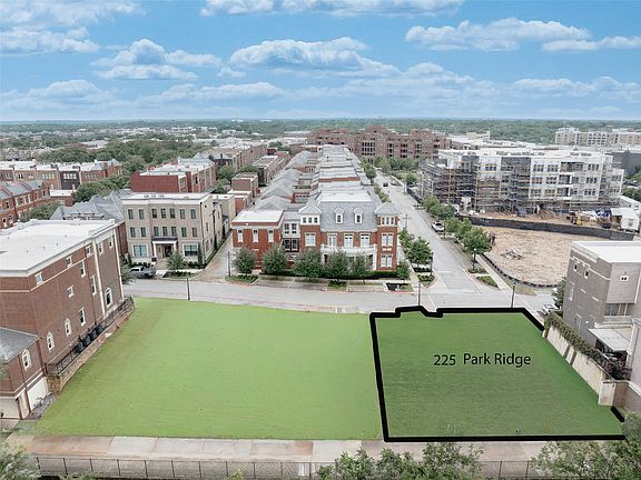 2nd image of 225 Park Ridge Blvd