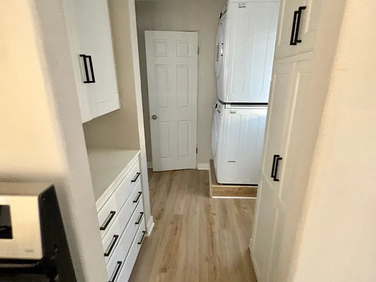 527 Hyde Park Blvd — Photo 27