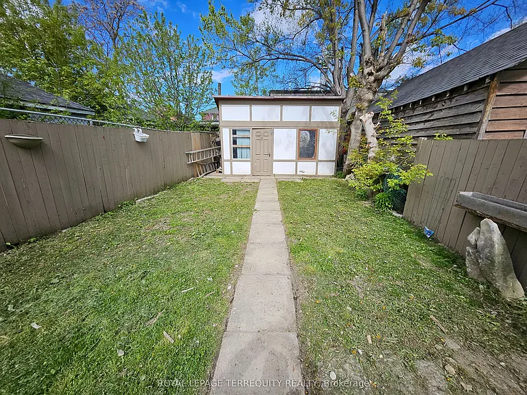 14 Hollis St — Photo 36