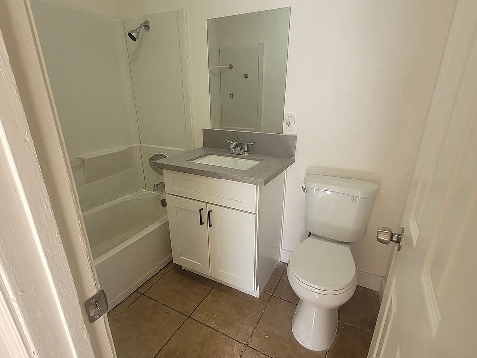 2nd image of 839 Center St