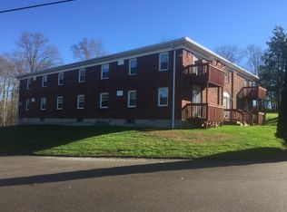 102 Wellswood Rd #B4, Amston, CT 06231