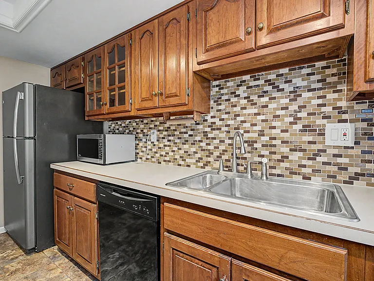 1406 Old Town Ct — Photo 15