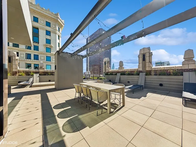 330 S. Wells St — Photo 13