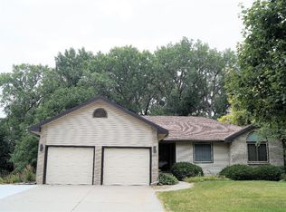 5125 Valley Forge Rd, Lincoln, NE 68521
