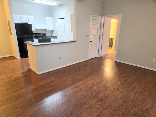 447 W Longleaf Dr APT 607, Auburn, AL 36832