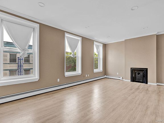 3rd image of 85 Main St APT 3