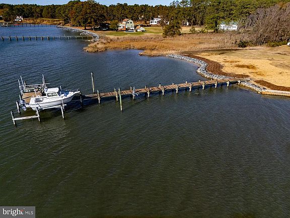 4th image of 1308 Town Point Rd