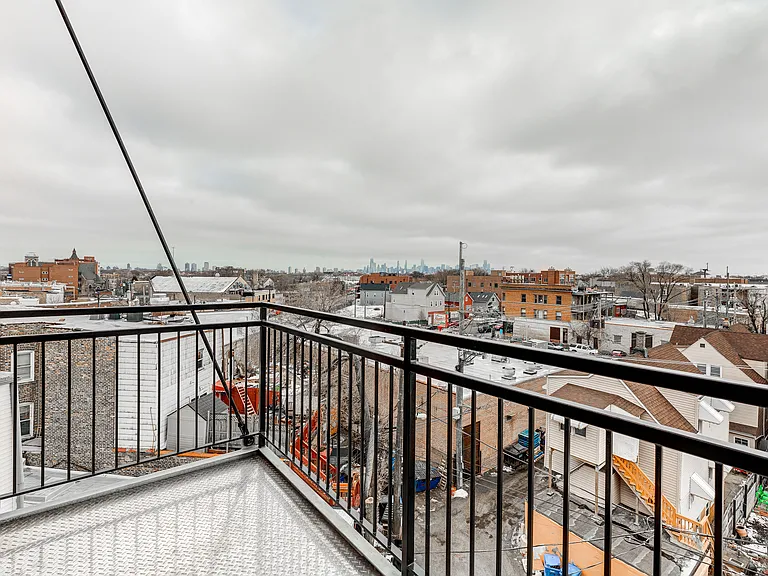 2813 W Belmont Ave #207 — Photo 8