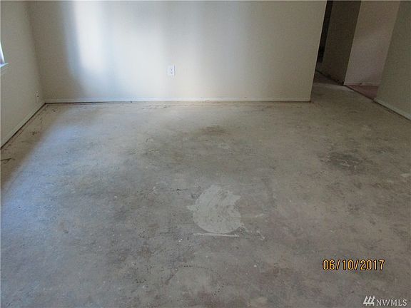 4th image of 19608 SE 259th St