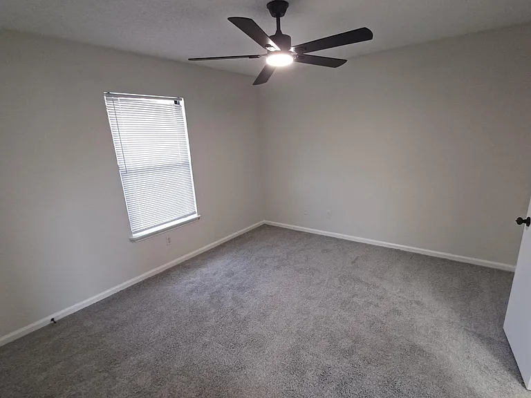 1201 Douglas St #4 — Photo 20