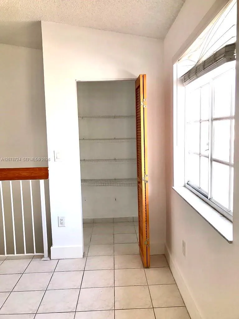 Valencia Villas Condo — Photo 4
