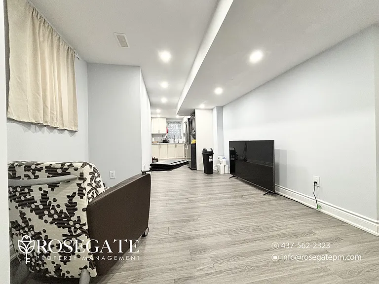 153 Whitlock Ave — Photo 4