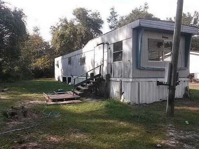 2nd image of 1102 W 3rd St
