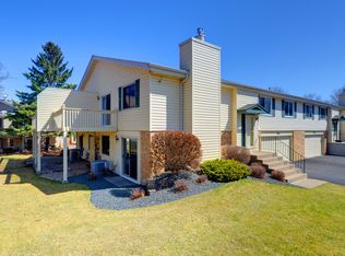 5346 Beachside Dr, Minnetonka, MN 55343